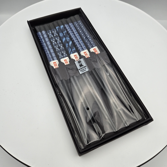 Kafuh Black and Blue Chopsticks Set - Picture 3 of 6